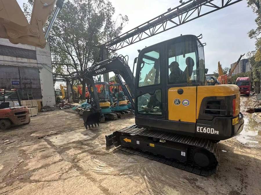 Original Mini Used Volvo EC60D Excavator Pre Owned Crawler 6ton