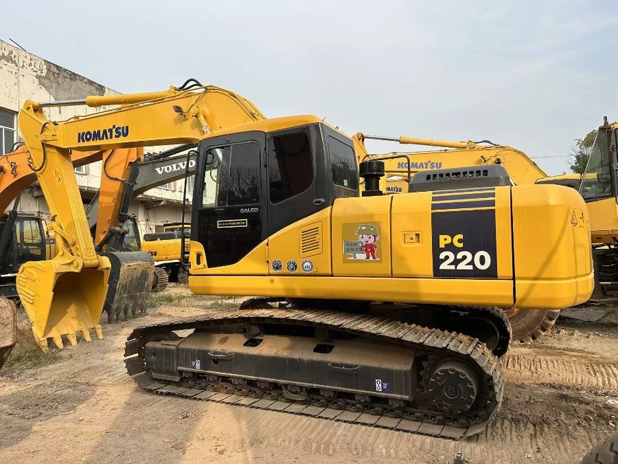 Secondhand Hydraulic Komatsu Mining Excavator Machinery PC220-7 22840KG