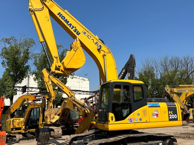 Second Hand Komatsu PC200 Excavator High Quality 20 Ton Operating Weight Well Condition Excavator