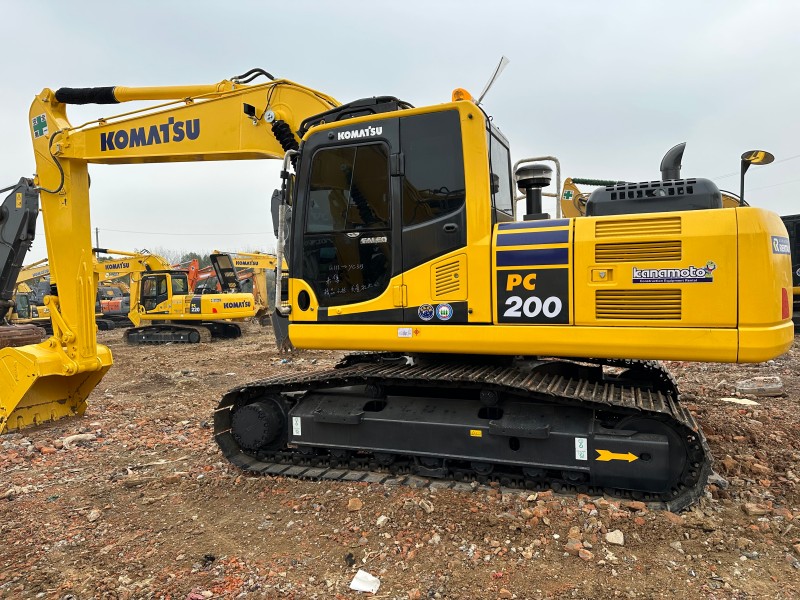 Japanese Hot Selling Good Condition Used Excavator Komatsu PC200 Cheap Price PC210 PC220-8 for Sale