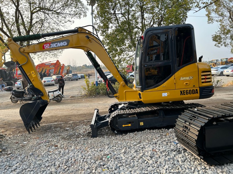 Good Condition 6 Ton Mini China Used XCMG XE60D  Excavator Digger for Sale