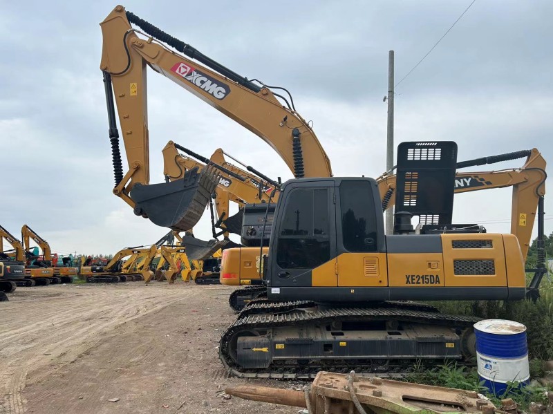 Good Quality XCMG XE215D Crawler Excavator XCMG XE215 Pro Used 21 Tons Heavy Excavator Crawler Excavator