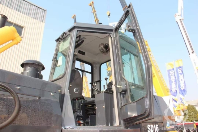 SHANTUI Bulldozer 160 hp Forest Log Type Crawler Dozer SD16 D16 Cheap Price for Sale