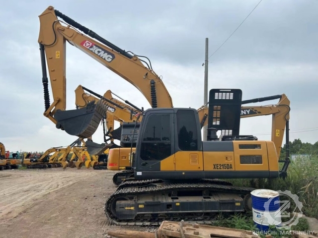 Good Quality XCMG XE215D Crawler Excavator XCMG XE215 Pro Used 21 Tons Heavy Excavator Crawler Excavator