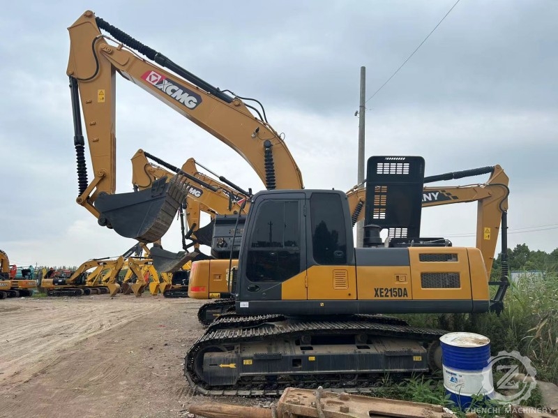 Good Quality XCMG XE215D Crawler Excavator XCMG XE215 Pro Used 21 Tons Heavy Excavator Crawler Excavator