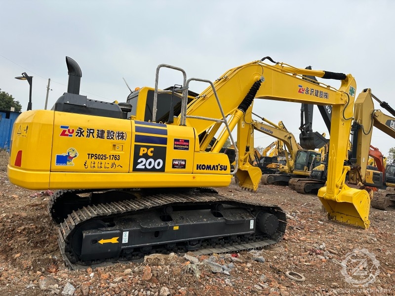 Japanese Hot Selling Good Condition Used Excavator Komatsu PC200 Cheap Price PC210 PC220-8 for Sale