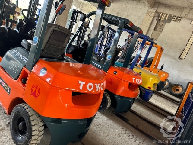 TOYOTA 30 Used Forklift Mini Good Condition 3ton Small TOYOTA30 Japan Orginal Used TOYOTA30 Forklift for Cheap Sale in China
