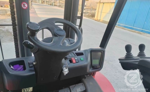 Linde Diesel/LPG Forklift Trucks H25D/T H30D/T H35D/T CPCJ/CPYJ 1220 Material Handling Equipment