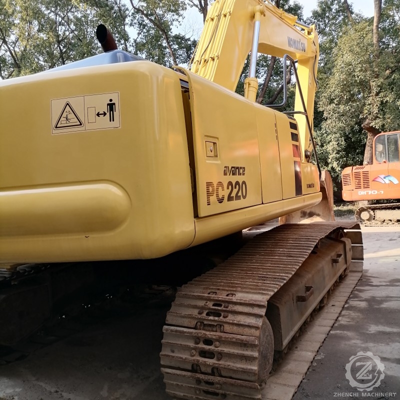Used komatsu PC220-6Medium Excavator Komatsu Hydraulic Excavator