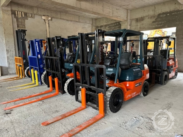 TOYOTA 30 Used Forklift Mini Good Condition 3ton Small TOYOTA30 Japan Orginal Used TOYOTA30 Forklift for Cheap Sale in China