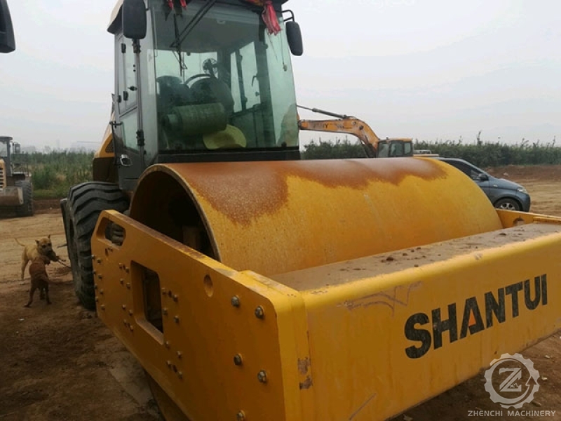 Shantui SR26M-3 26 Ton Vibratory Road Roller 140KW Weichai Engine