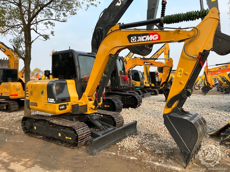 Good Condition 6 Ton Mini China Used XCMG XE60D Excavator Digger for Sale