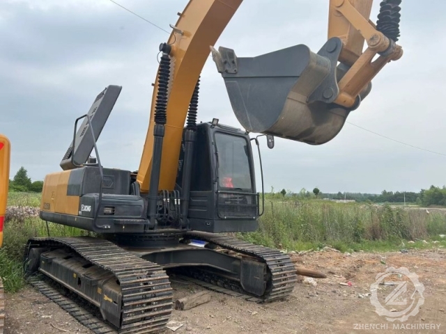 Good Quality XCMG XE215D Crawler Excavator XCMG XE215 Pro Used 21 Tons Heavy Excavator Crawler Excavator