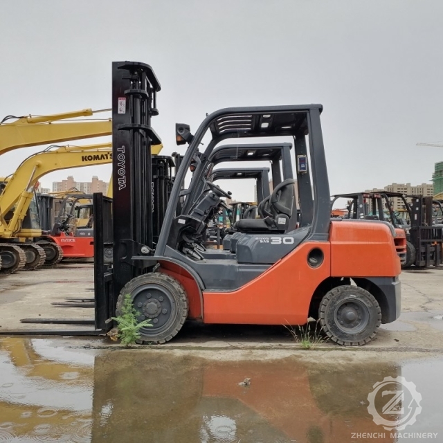 TOYOTA 30 Used Forklift Mini Good Condition 3ton Small TOYOTA30 Japan Orginal Used TOYOTA30 Forklift for Cheap Sale in China