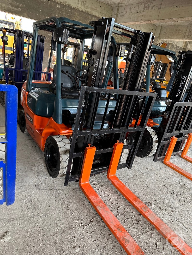 TOYOTA 30 Used Forklift Mini Good Condition 3ton Small TOYOTA30 Japan Orginal Used TOYOTA30 Forklift for Cheap Sale in China
