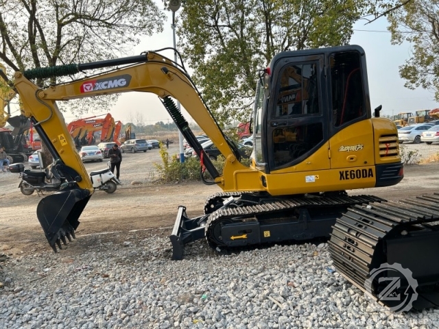 Good Condition 6 Ton Mini China Used XCMG XE60D Excavator Digger for Sale