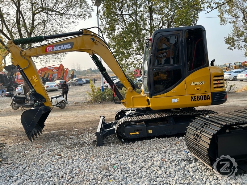 Good Condition 6 Ton Mini China Used XCMG XE60D Excavator Digger for Sale