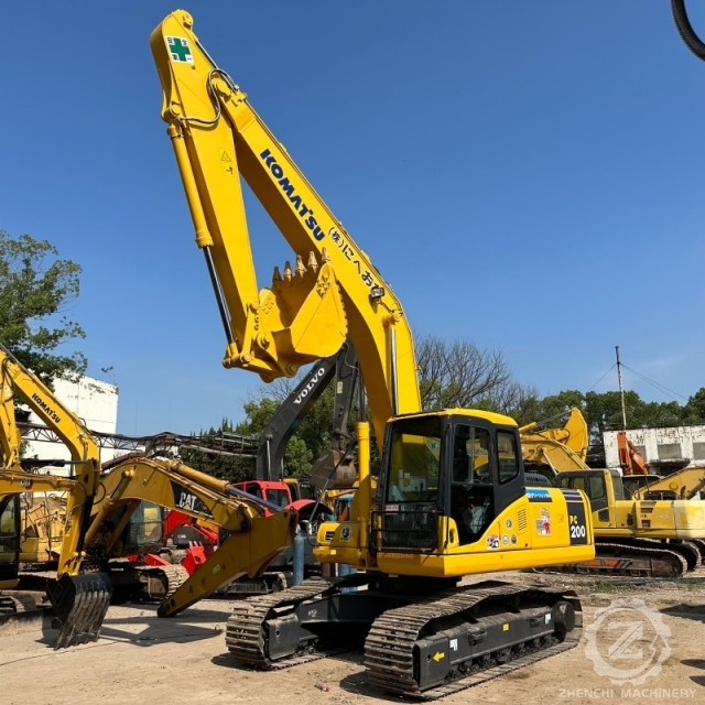 Second Hand Komatsu PC200 Excavator High Quality 20 Ton Operating Weight Well Condition Excavator