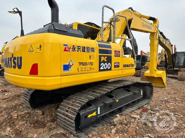 Japanese Hot Selling Good Condition Used Excavator Komatsu PC200 Cheap Price PC210 PC220-8 for Sale