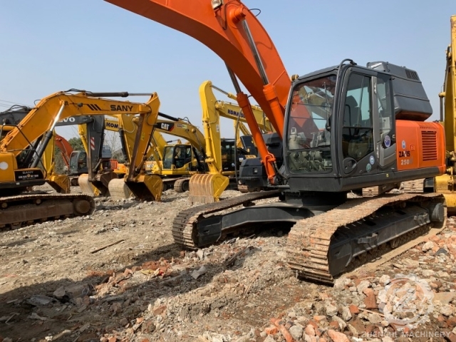 High Quality Used Excavator HITACHI Zx250 ZX250H-3 Used Excavator 25Ton ZX250-3 Hydraulic Digger Crawler Excavators for Sale