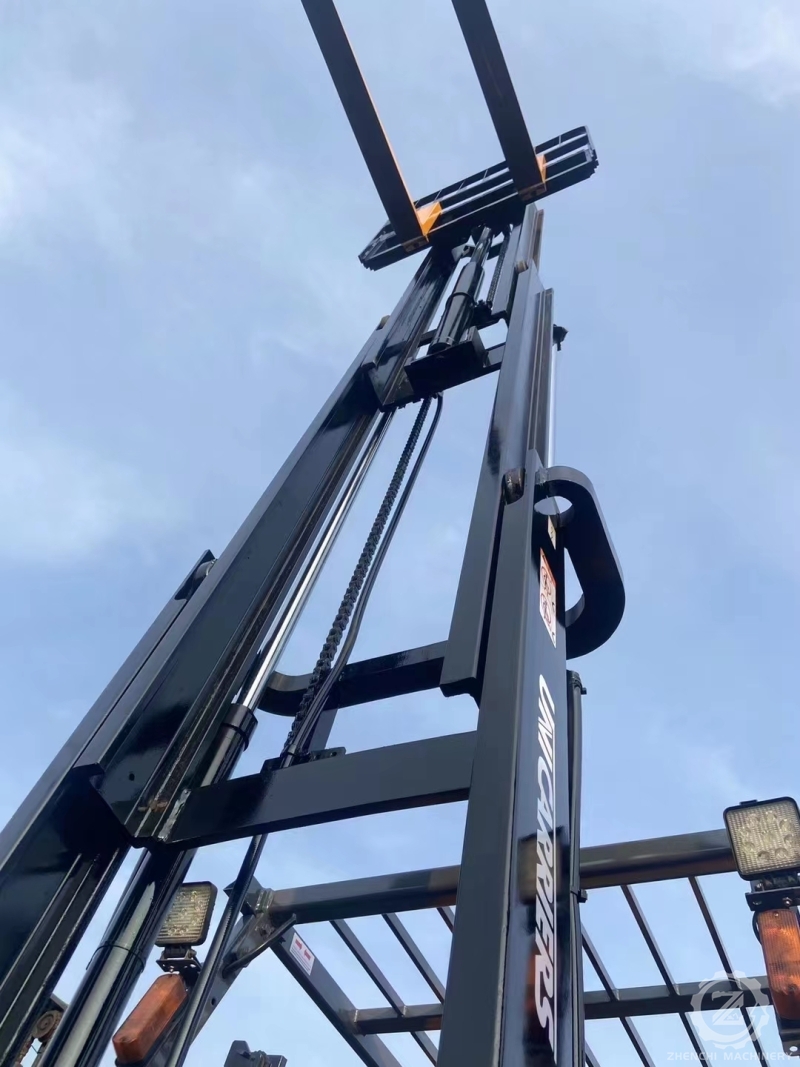 Used TCM 30 Forklift 3 Ton Capacity 3-Stage Warehouse Container Pallet Truck Diesel Engine for Retail Industries Japan Source