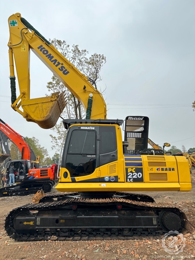 Japan Komatsu PC220-8 Crawler Excavator, Low Price Komatsu 22 Tonne Excavator PC220 Crawler Excavator Original