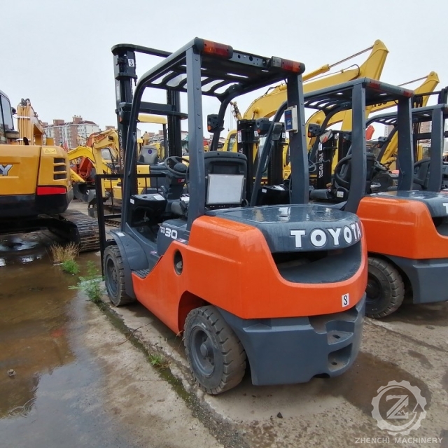 TOYOTA 30 Used Forklift Mini Good Condition 3ton Small TOYOTA30 Japan Orginal Used TOYOTA30 Forklift for Cheap Sale in China