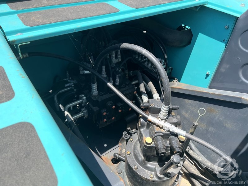 Good condition Used Excavator Kobelco SK200D for sale