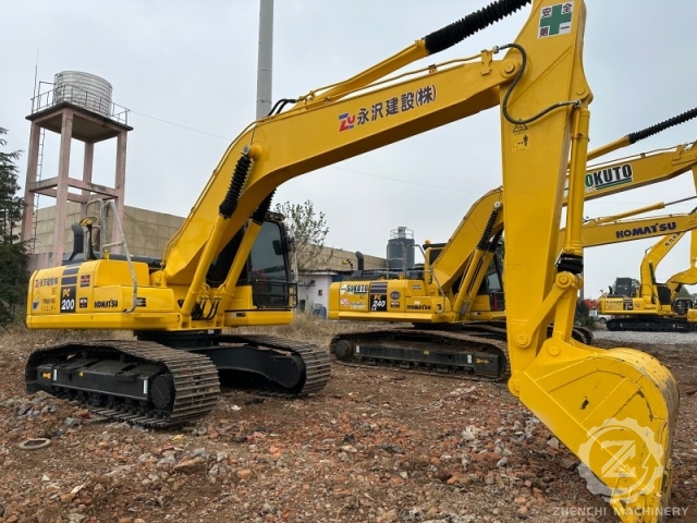 Japanese Hot Selling Good Condition Used Excavator Komatsu PC200 Cheap Price PC210 PC220-8 for Sale