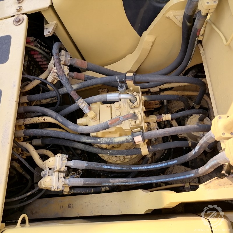 Used komatsu PC220-6Medium Excavator Komatsu Hydraulic Excavator